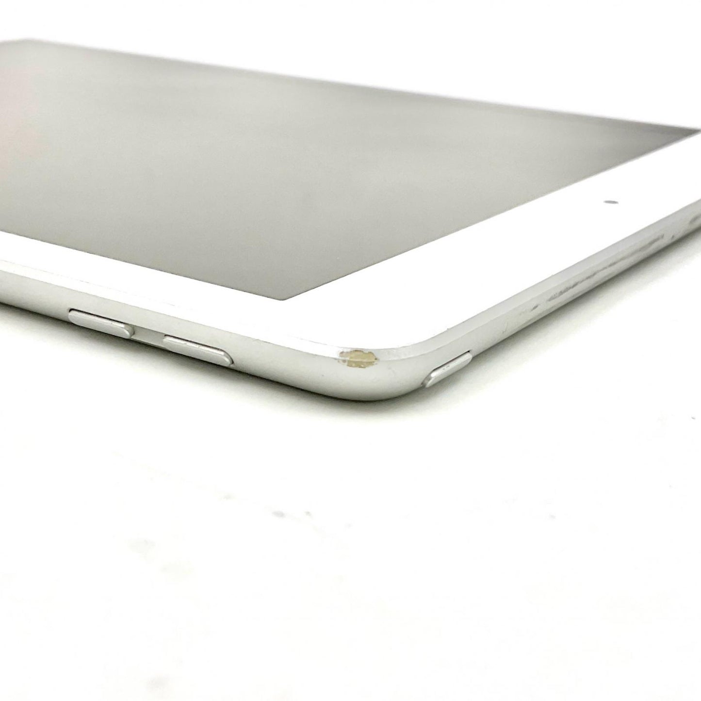 【全額返金保証】【最速発送】Apple iPad 第6世代 32GB シルバー Wi-Fi 動作確認済