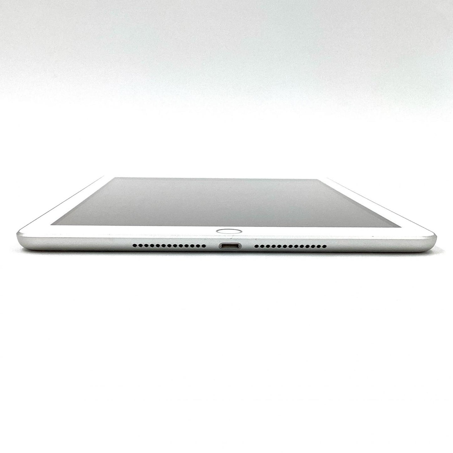 【最速発送】Apple iPad 第5世代 128GB シルバー Wi-Fi【難有】