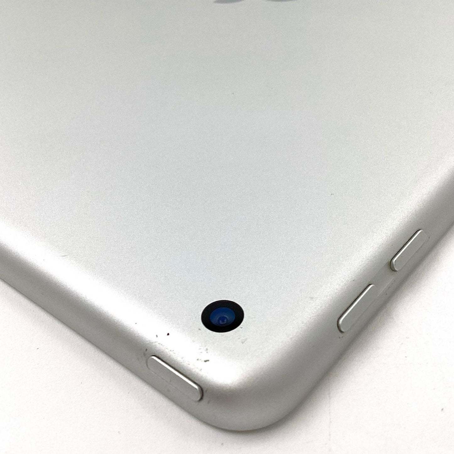 【全額返金保証】【最速発送】Apple iPad 第5世代 128GB シルバー Wi-Fi 動作確認済