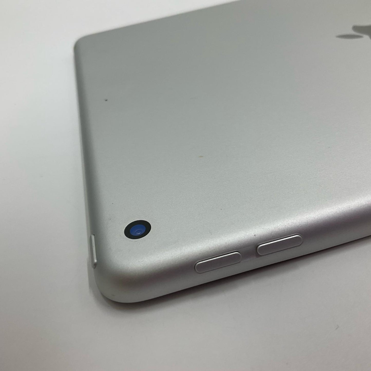 【全額返金保証】【最速発送】Apple iPad 第7世代 32GB シルバー Wi-Fi 美品 動作確認済