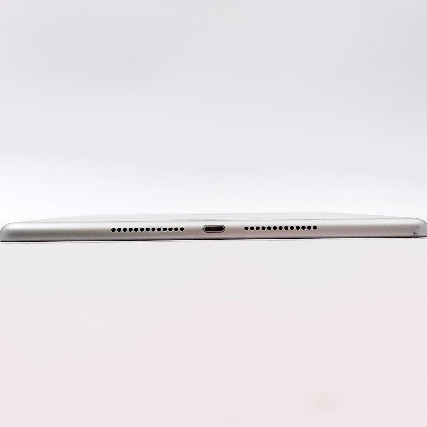【全額返金保証】【最速発送】Apple iPad 第7世代 32GB シルバー Wi-Fi 動作確認済