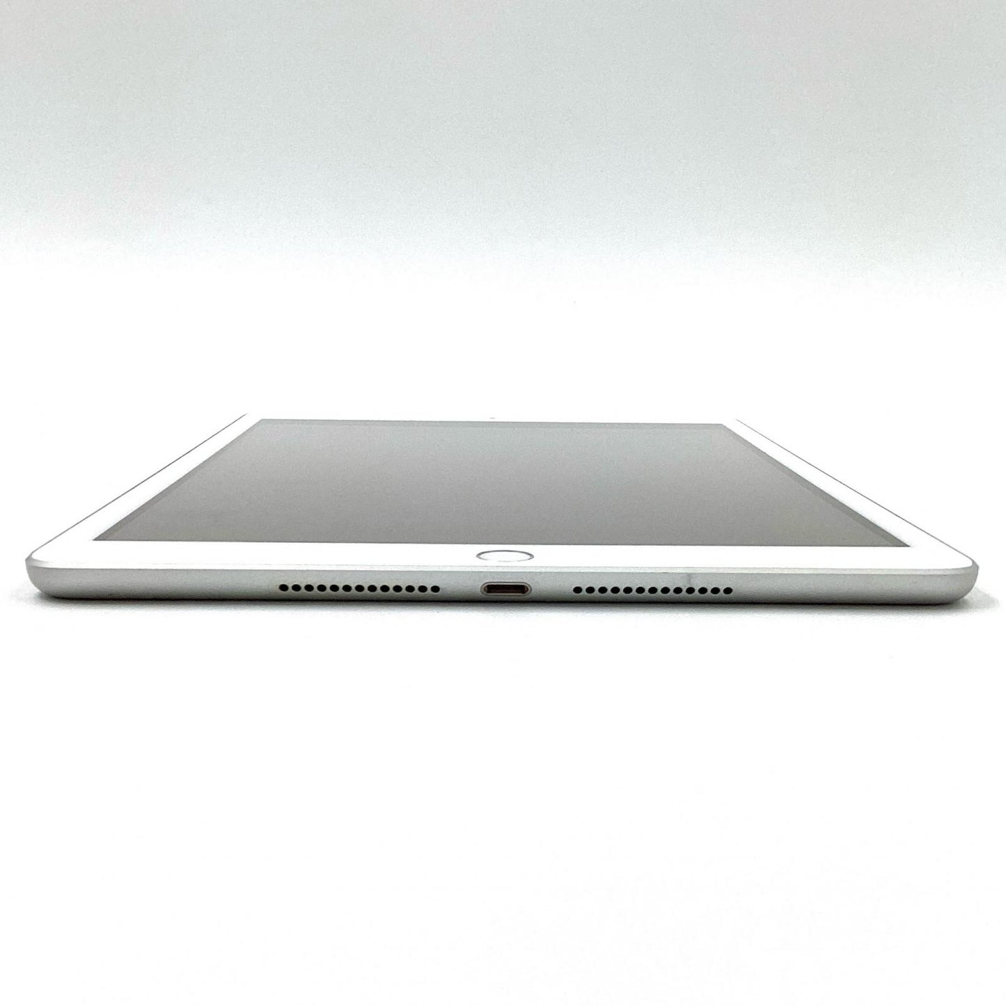【全額返金保証】【最速発送】Apple iPad 第7世代 32GB シルバー Wi-Fi 動作確認済