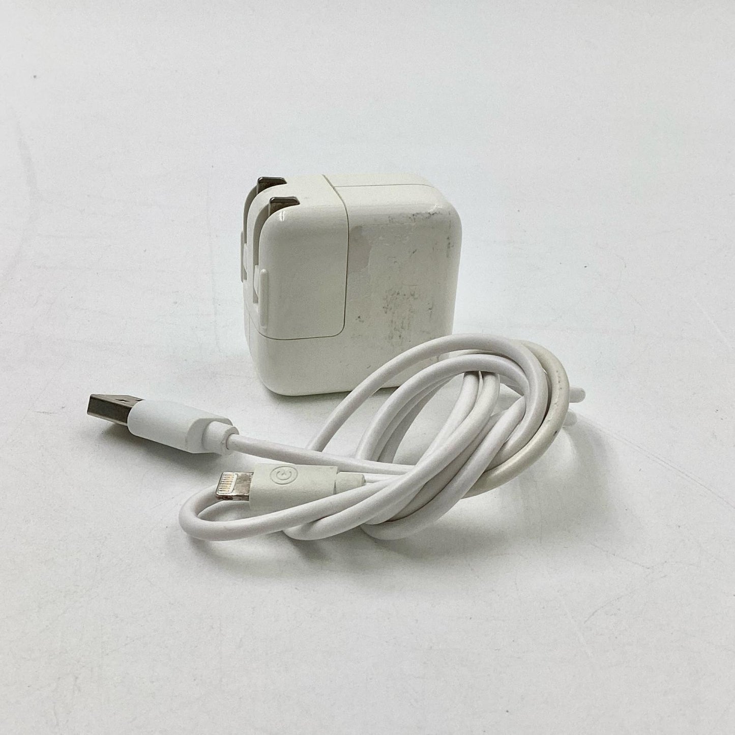 【全額返金保証】【最速発送】Apple iPad 第7世代 32GB シルバー Wi-Fi 美品 動作確認済