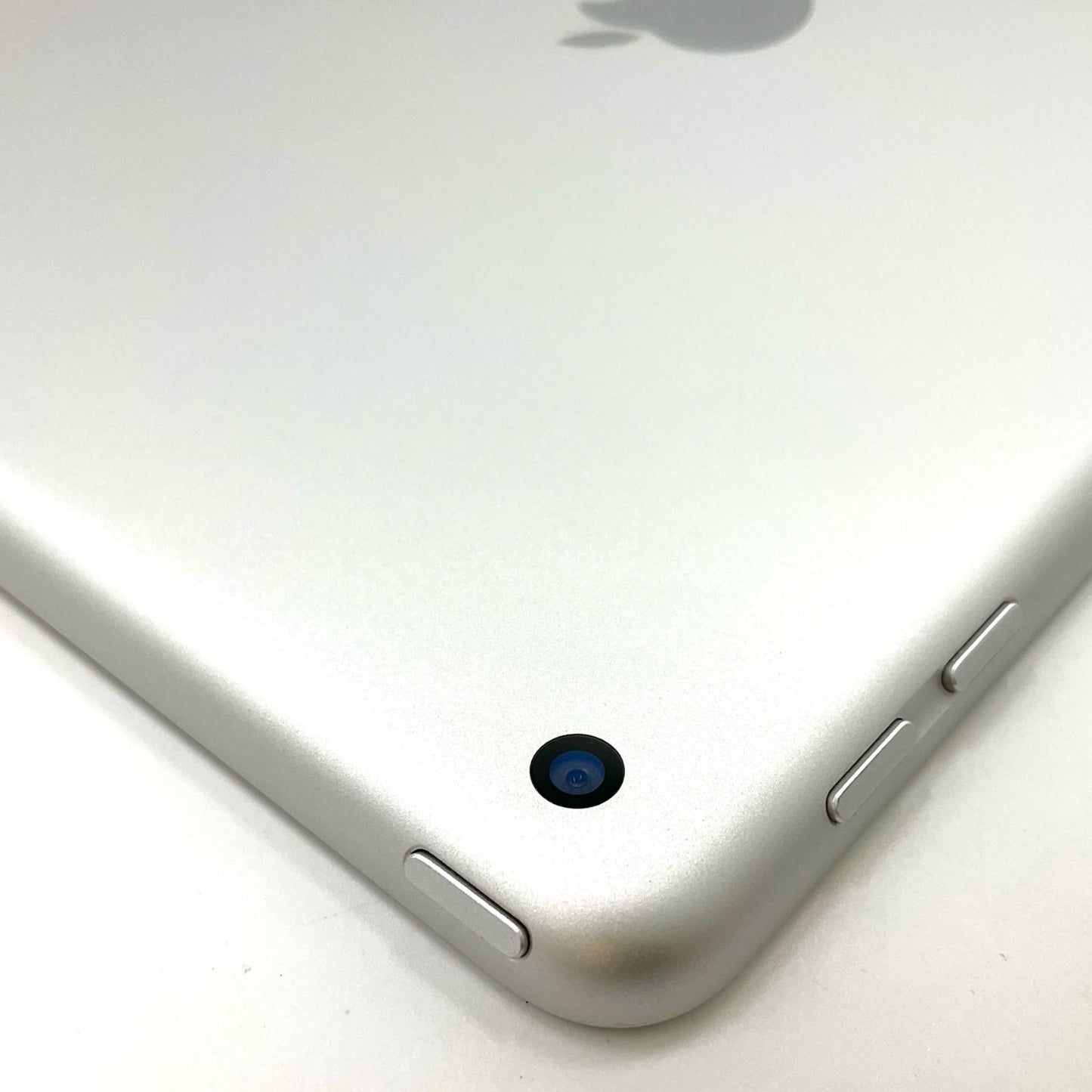 【全額返金保証】【最速発送】Apple iPad 第6世代 32GB シルバー Wi-Fi 動作確認済