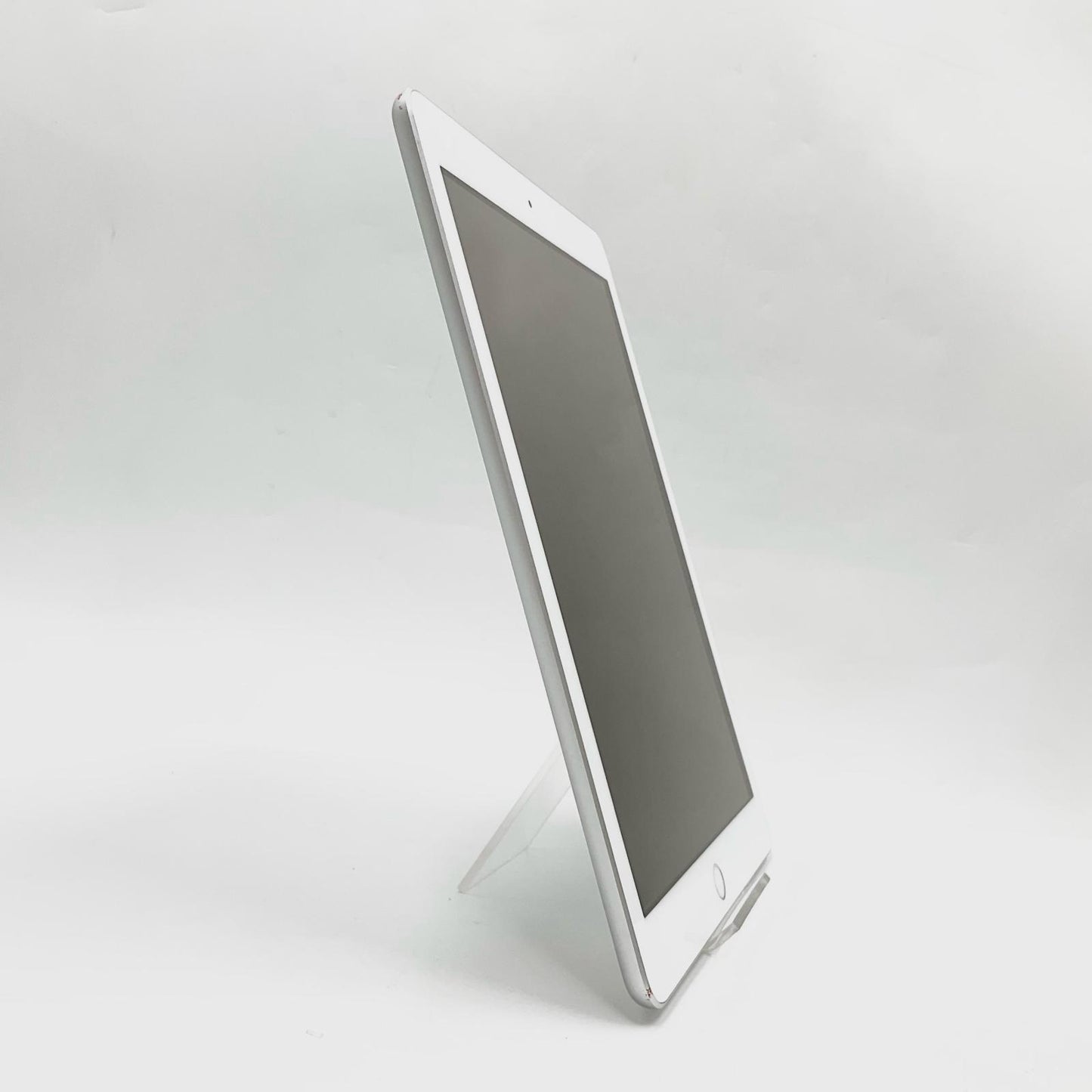 【全額返金保証】【最速発送】Apple iPad 第6世代 32GB シルバー Wi-Fi 動作確認済