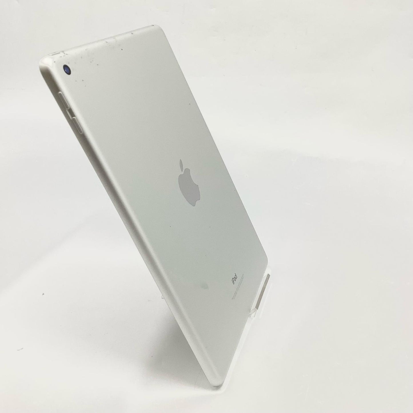 【全額返金保証】【最速発送】Apple iPad 第5世代 128GB シルバー Wi-Fi 動作確認済