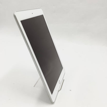 【全額返金保証】【最速発送】Apple iPad 第5世代 128GB シルバー Wi-Fi 動作確認済
