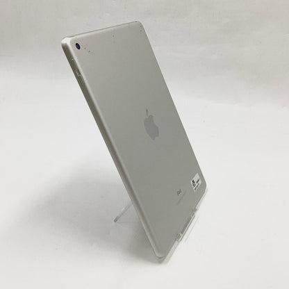 【全額返金保証】【最速発送】Apple iPad 第5世代 32GB シルバー Wi-Fi 動作確認済