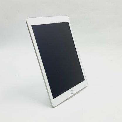 【全額返金保証】【最速発送】Apple iPad 第5世代 128GB シルバー Wi-Fi 動作確認済
