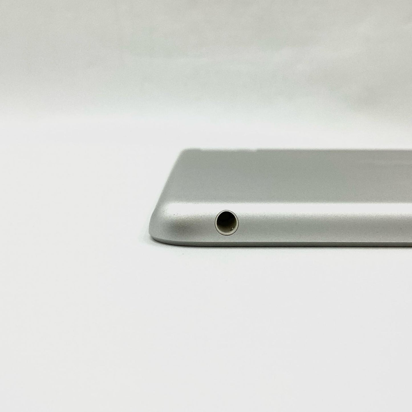 【全額返金保証】【最速発送】Apple iPad 第6世代 32GB シルバー Wi-Fi 動作確認済