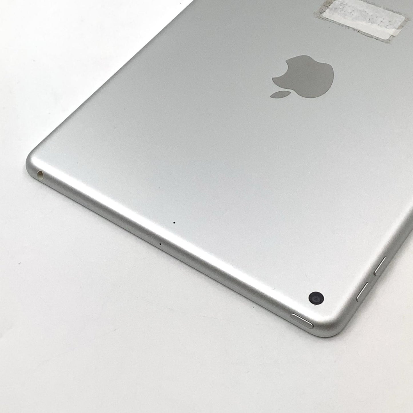 【全額返金保証】【最速発送】Apple iPad 第6世代 32GB シルバー Wi-Fi 動作確認済
