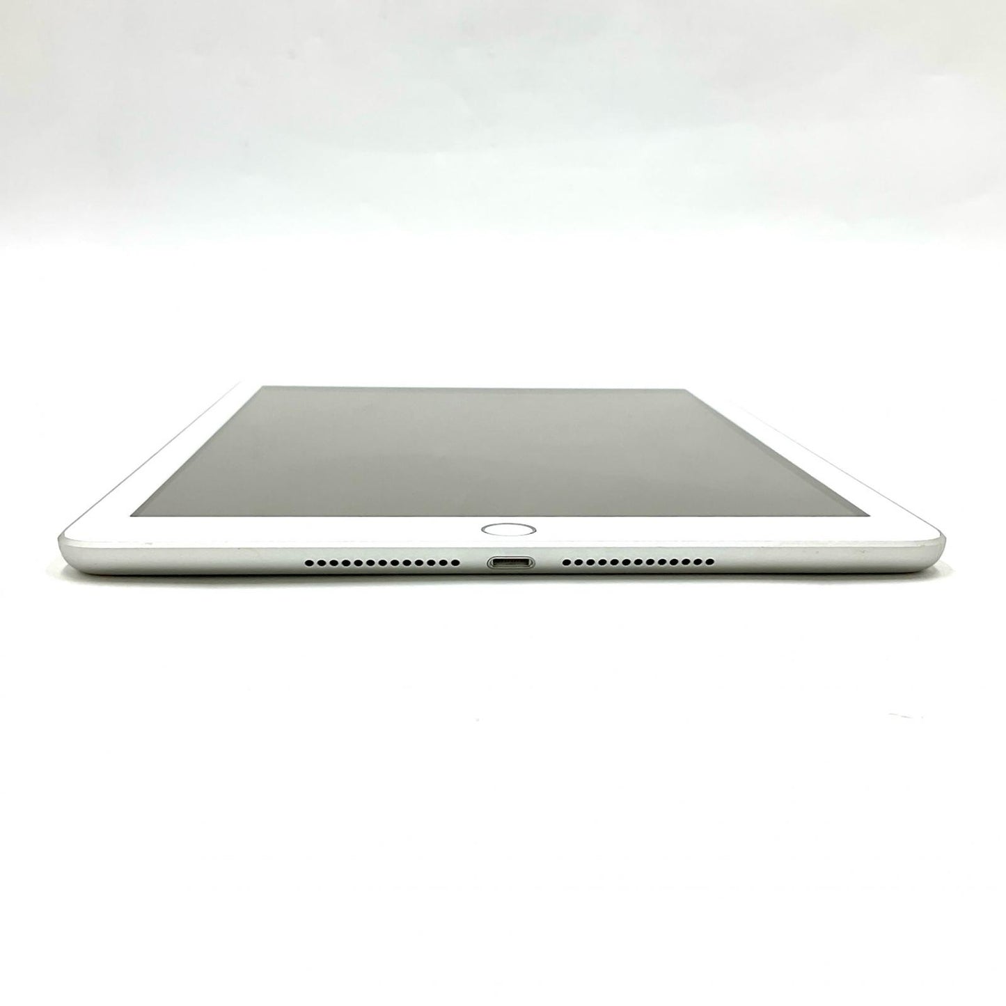 【全額返金保証】【最速発送】Apple iPad 第6世代 32GB シルバー Wi-Fi 動作確認済