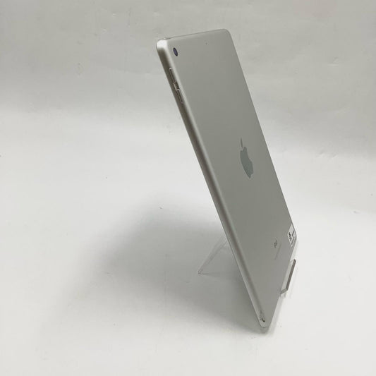 【全額返金保証】【最速発送】Apple iPad 第5世代 128GB シルバー Wi-Fi 動作確認済