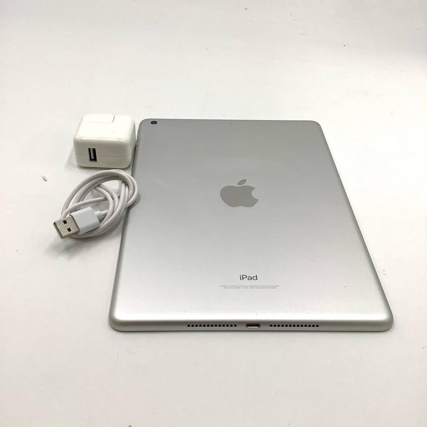 【全額返金保証】【最速発送】Apple iPad 第6世代 32GB シルバー Wi-Fi 美品 動作確認済