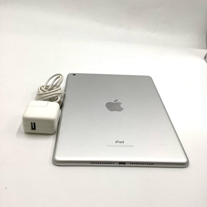 【全額返金保証】【最速発送】Apple iPad 第6世代 32GB シルバー Wi-Fi 動作確認済