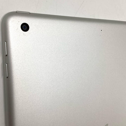 【全額返金保証】【最速発送】Apple iPad 第6世代 32GB シルバー Wi-Fi 動作確認済