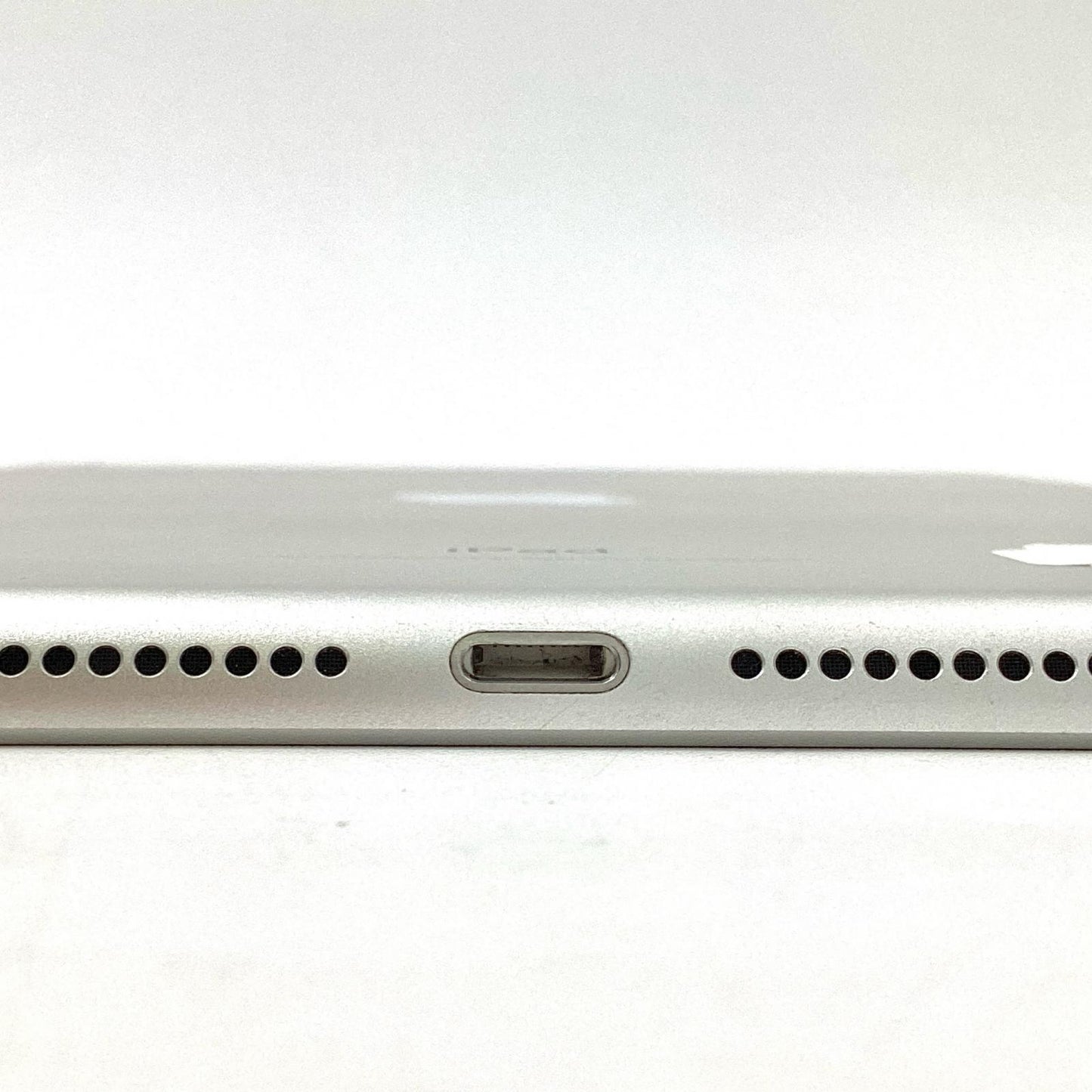 【全額返金保証】【最速発送】Apple iPad 第6世代 32GB シルバー Wi-Fi 動作確認済