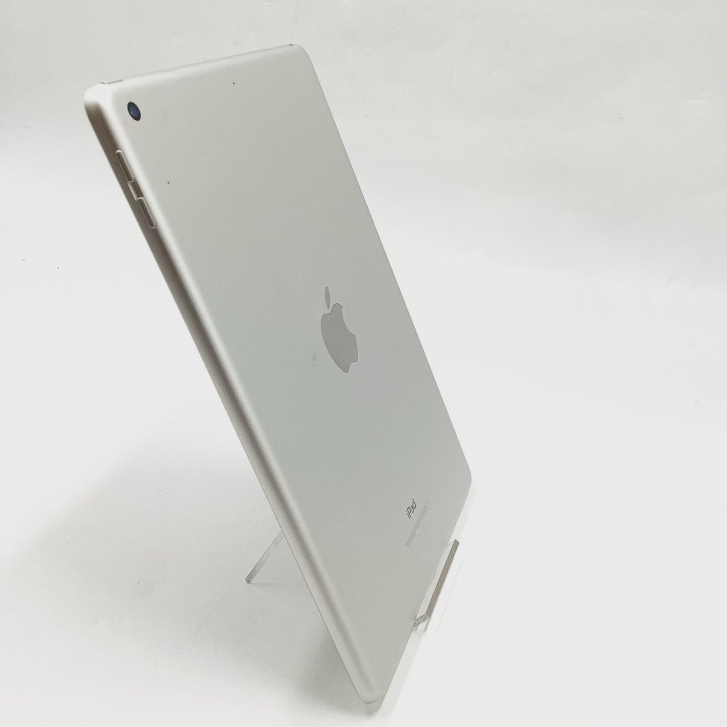 【最速発送】Apple iPad 第6世代 32GB シルバー Wi-Fi【難有】