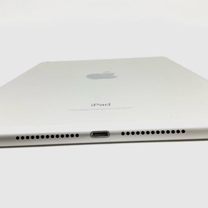 【最速発送】Apple iPad 第6世代 32GB シルバー Wi-Fi【難有】