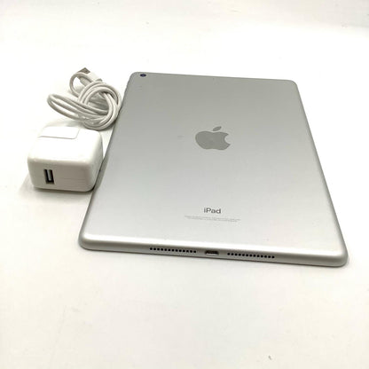 【最速発送】Apple iPad 第6世代 32GB シルバー Wi-Fi【難有】