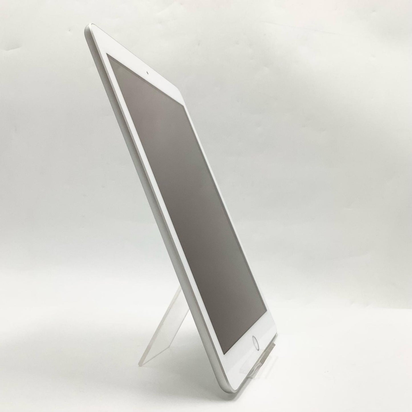 【全額返金保証】【最速発送】Apple iPad 第6世代 32GB シルバー Wi-Fi 動作確認済