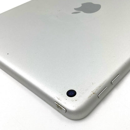 【全額返金保証】【最速発送】Apple iPad 第6世代 32GB シルバー Wi-Fi 動作確認済