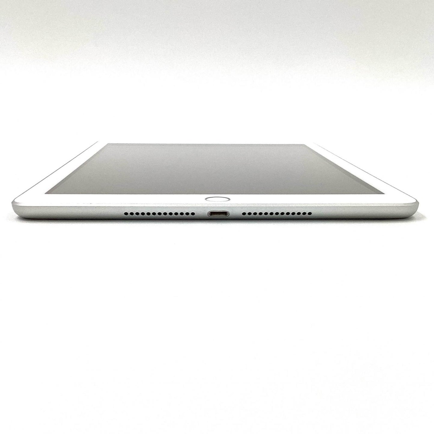 【全額返金保証】【最速発送】Apple iPad 第6世代 32GB シルバー Wi-Fi 動作確認済