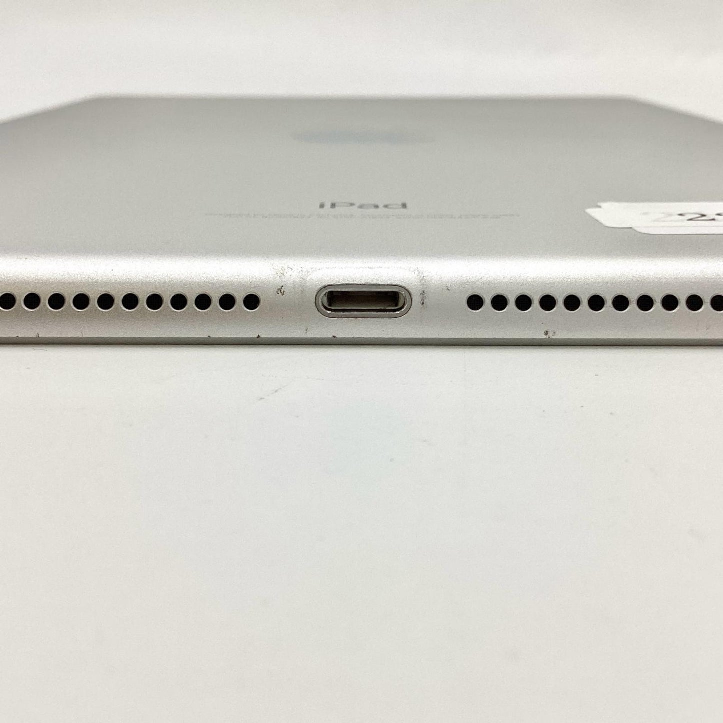 【全額返金保証】【最速発送】Apple iPad 第6世代 32GB シルバー Wi-Fi 動作確認済