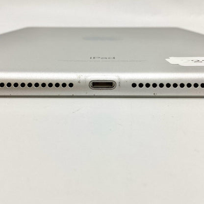 【全額返金保証】【最速発送】Apple iPad 第6世代 32GB シルバー Wi-Fi 動作確認済