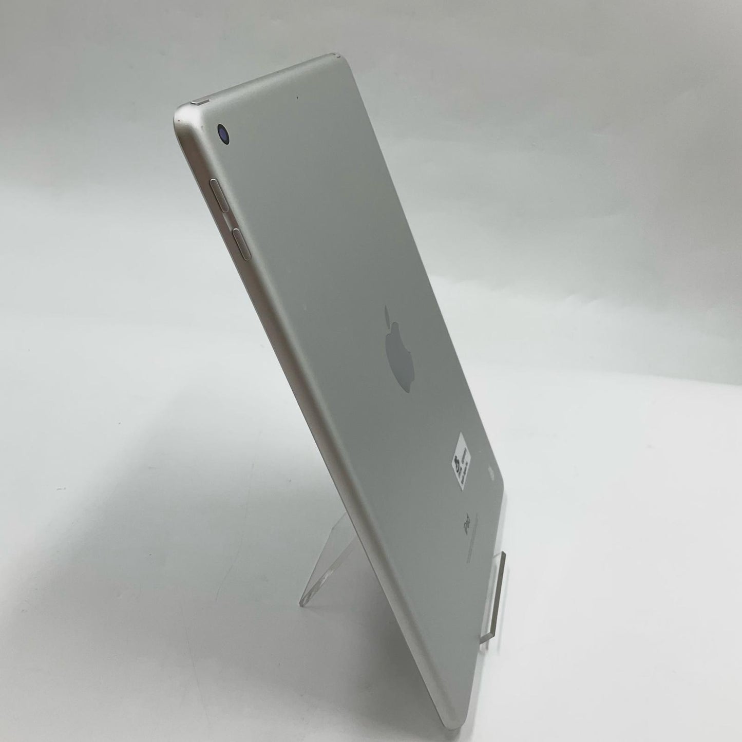【全額返金保証】【最速発送】Apple iPad 第6世代 32GB シルバー Wi-Fi 動作確認済
