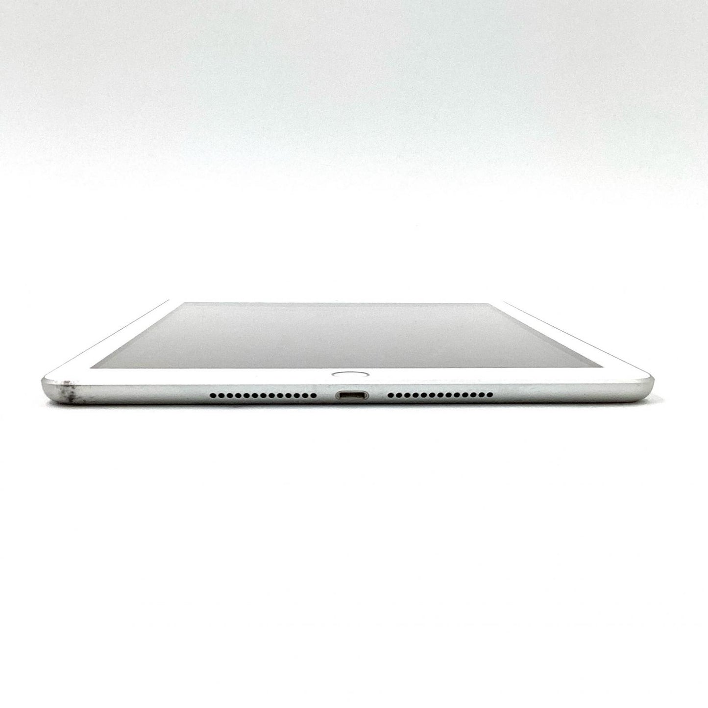 【全額返金保証】【最速発送】Apple iPad 第6世代 32GB シルバー Wi-Fi 動作確認済