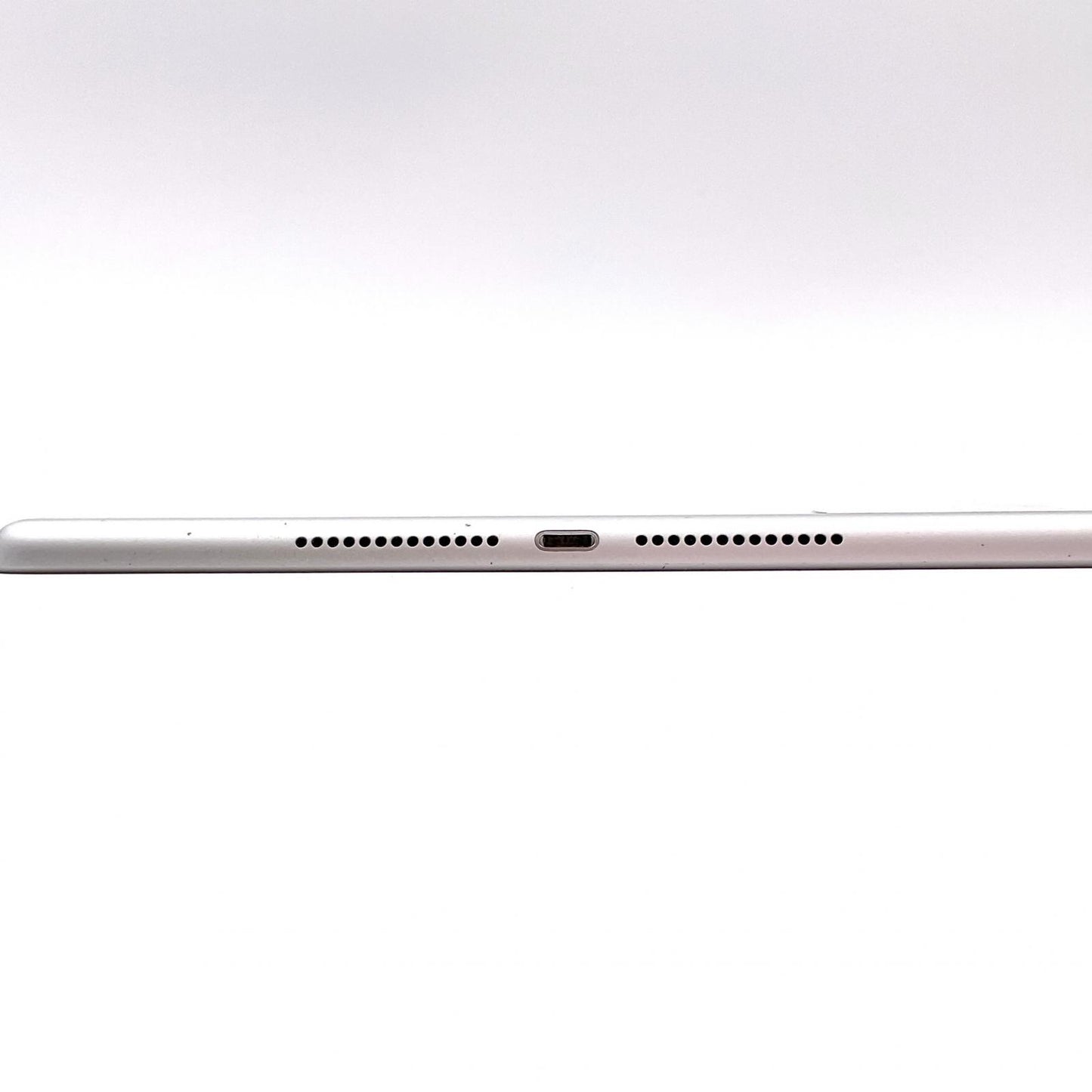 【全額返金保証】【最速発送】Apple iPad 第6世代 32GB シルバー Wi-Fi 動作確認済