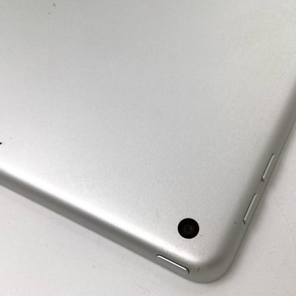 【全額返金保証】【最速発送】Apple iPad 第5世代 128GB シルバー Wi-Fi 動作確認済