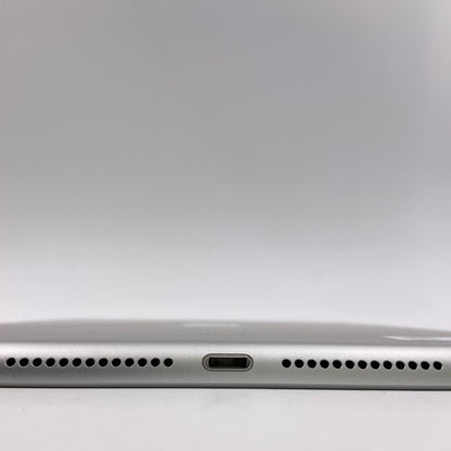 【全額返金保証】【最速発送】Apple iPad 第5世代 128GB シルバー Wi-Fi 動作確認済