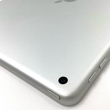 【全額返金保証】【最速発送】Apple iPad 第5世代 128GB シルバー Wi-Fi 動作確認済