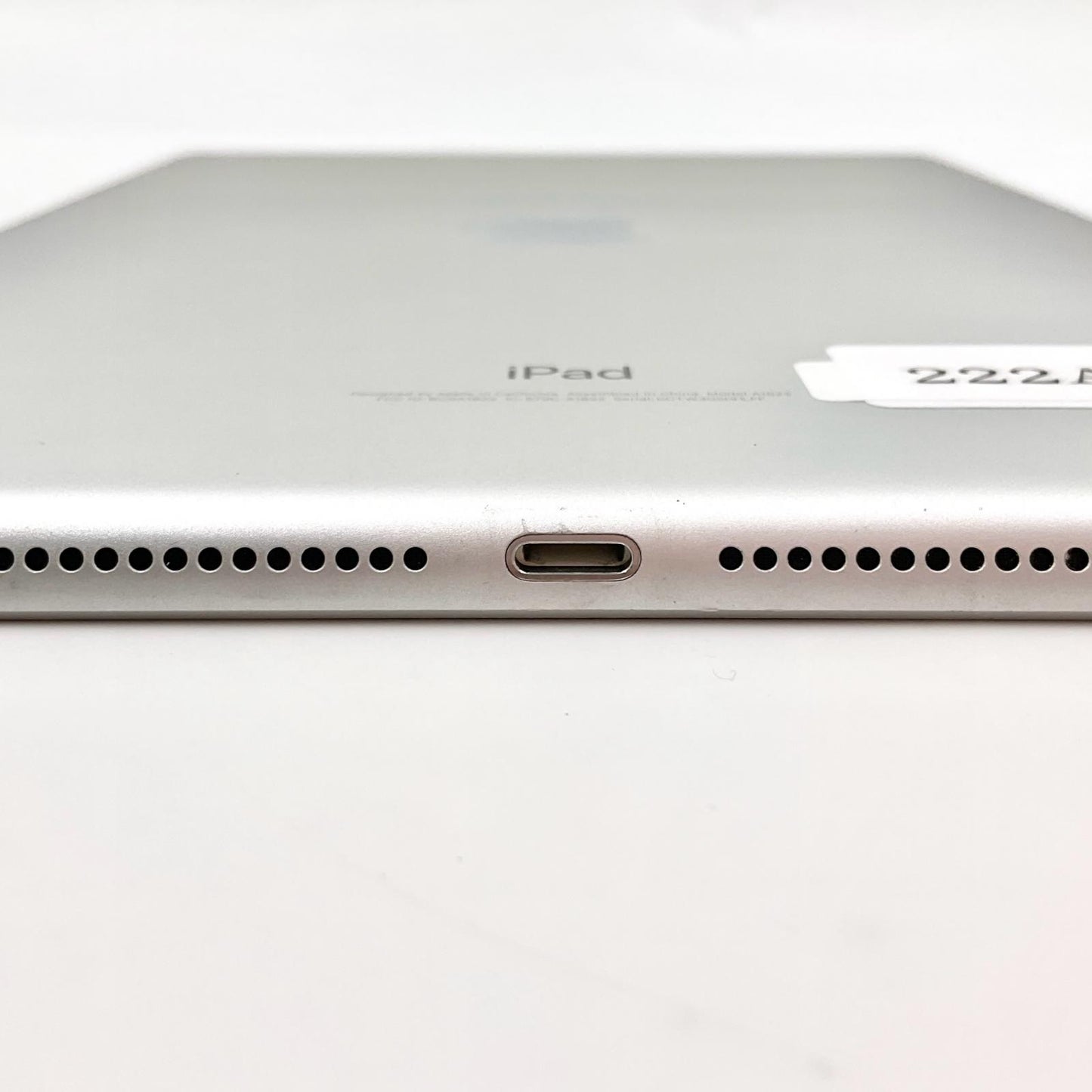 【最速発送】Apple iPad 第5世代 128GB シルバー Wi-Fi【難有】