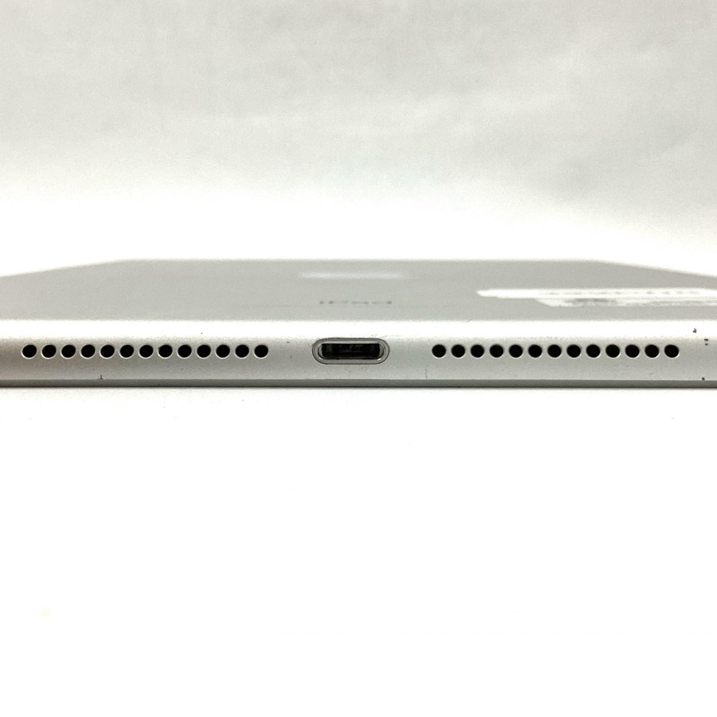 【全額返金保証】【最速発送】Apple iPad 第5世代 128GB シルバー Wi-Fi 動作確認済