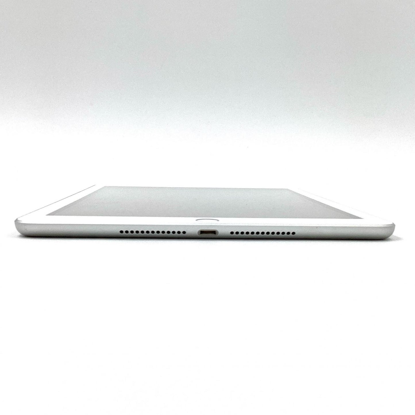 【全額返金保証】【最速発送】Apple iPad 第5世代 128GB シルバー Wi-Fi 動作確認済