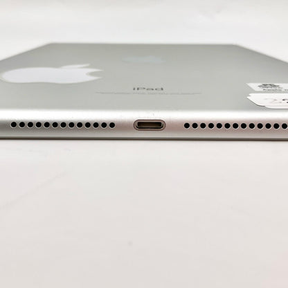 【全額返金保証】【最速発送】Apple iPad 第5世代 128GB シルバー Wi-Fi 動作確認済