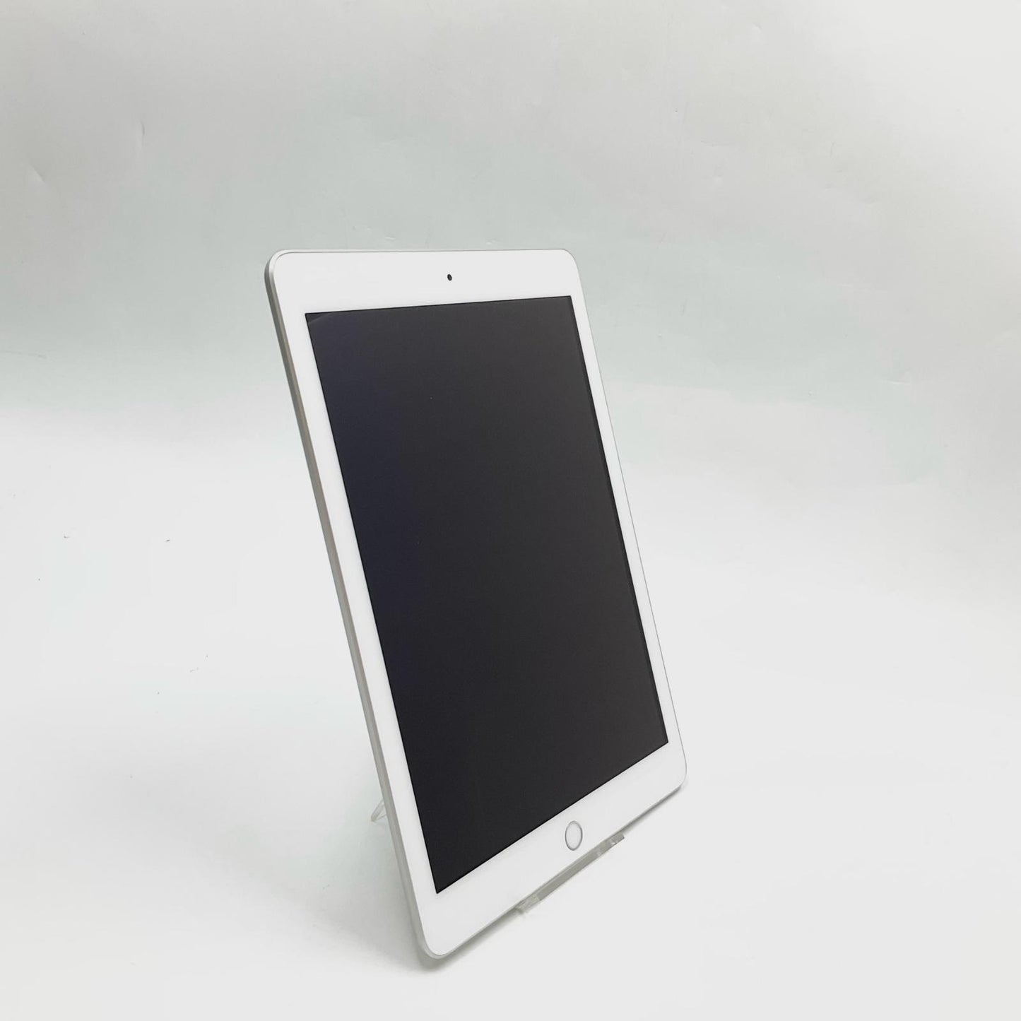 【全額返金保証】【最速発送】Apple iPad 第5世代 128GB シルバー Wi-Fi 動作確認済