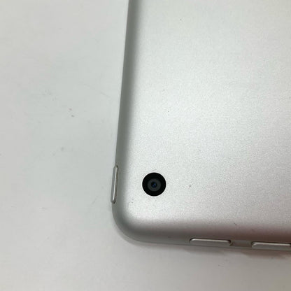 【全額返金保証】【最速発送】Apple iPad 第5世代 128GB シルバー Wi-Fi 動作確認済