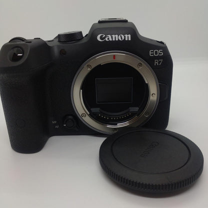 【全額返金保証】【最速発送】Canon デジタル一眼 EOS R7 RF-S18-150 IS STM レンズキット ブラック 新品未開封 即納OK