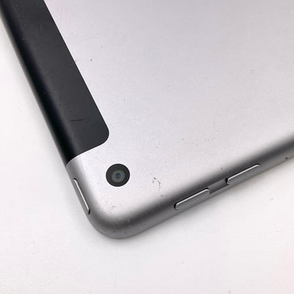 【最速発送】Apple iPad iPad 9.7インチ 第6世代 32GB シルバー WiFi+Cellular Softbank 白ロム【難有】