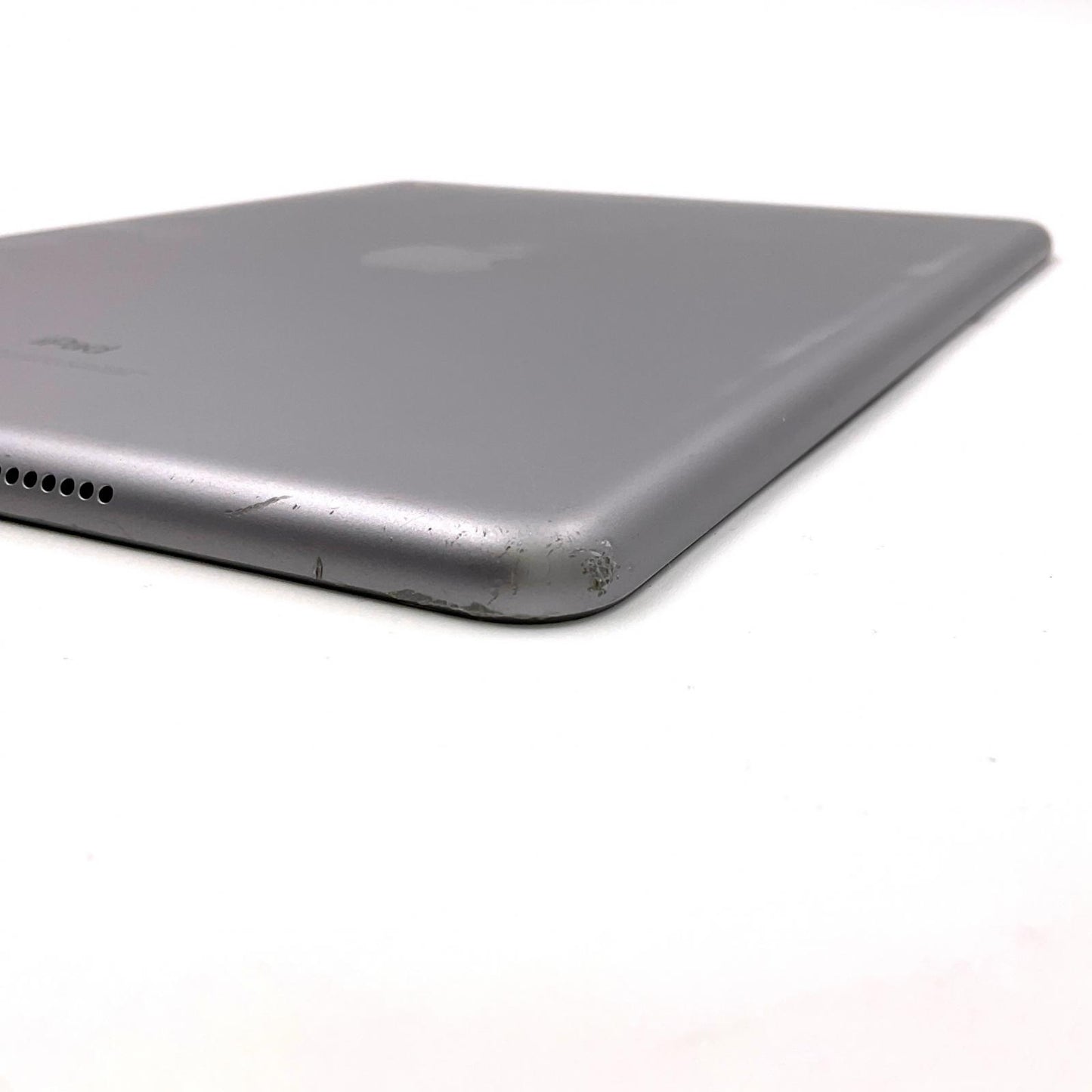 【最速発送】Apple iPad iPad 9.7インチ 第6世代 32GB シルバー WiFi+Cellular Softbank 白ロム【難有】