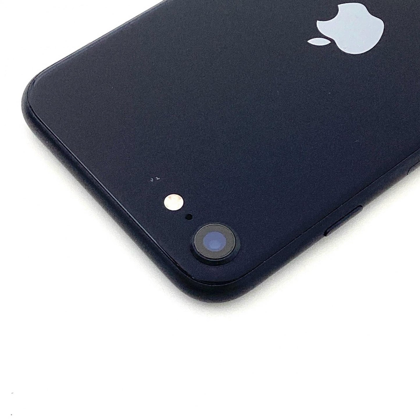【全額返金保証】【最速発送】Apple iPhone iPhone SE（第3世代） 64GB au 白ロム 動作確認済 82%