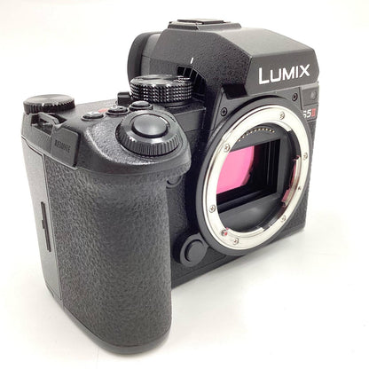 【全額返金保証】【最速発送】Panasonic デジタル一眼 LUMIX DC-S5M2 ボディ ブラック 美品 動作確認済