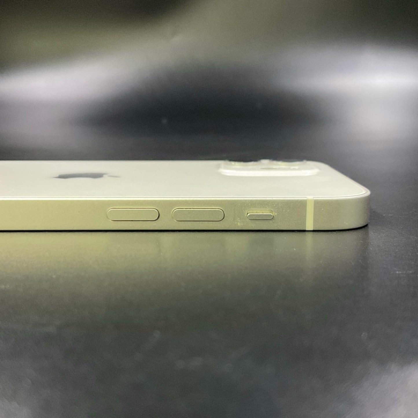 【全額返金保証】【最速発送】Apple iPhone iPhone 12 256GB ホワイト au 動作確認済 77%