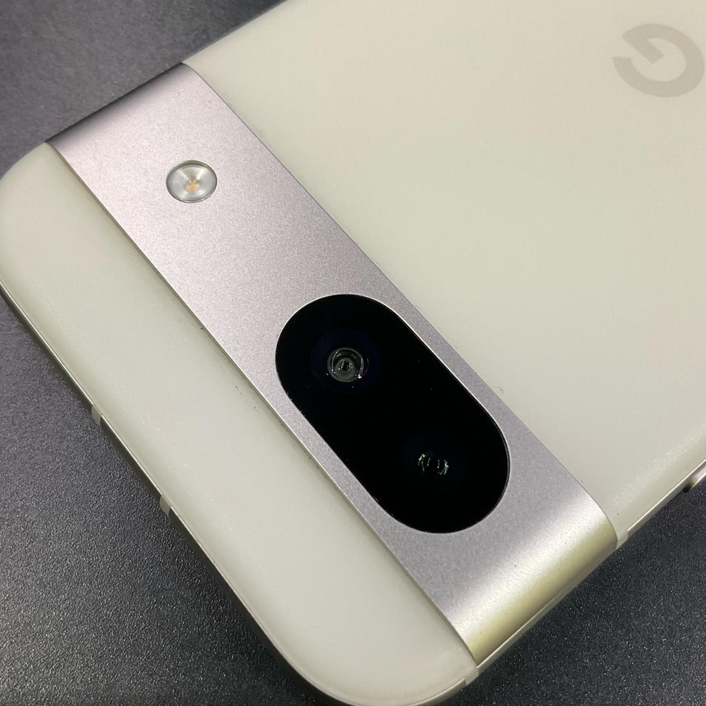 【全額返金保証】【最速発送】Google Pixel 8a 128GB Porcelain (ポーセリン) au G576D 白ロム 動作確認済