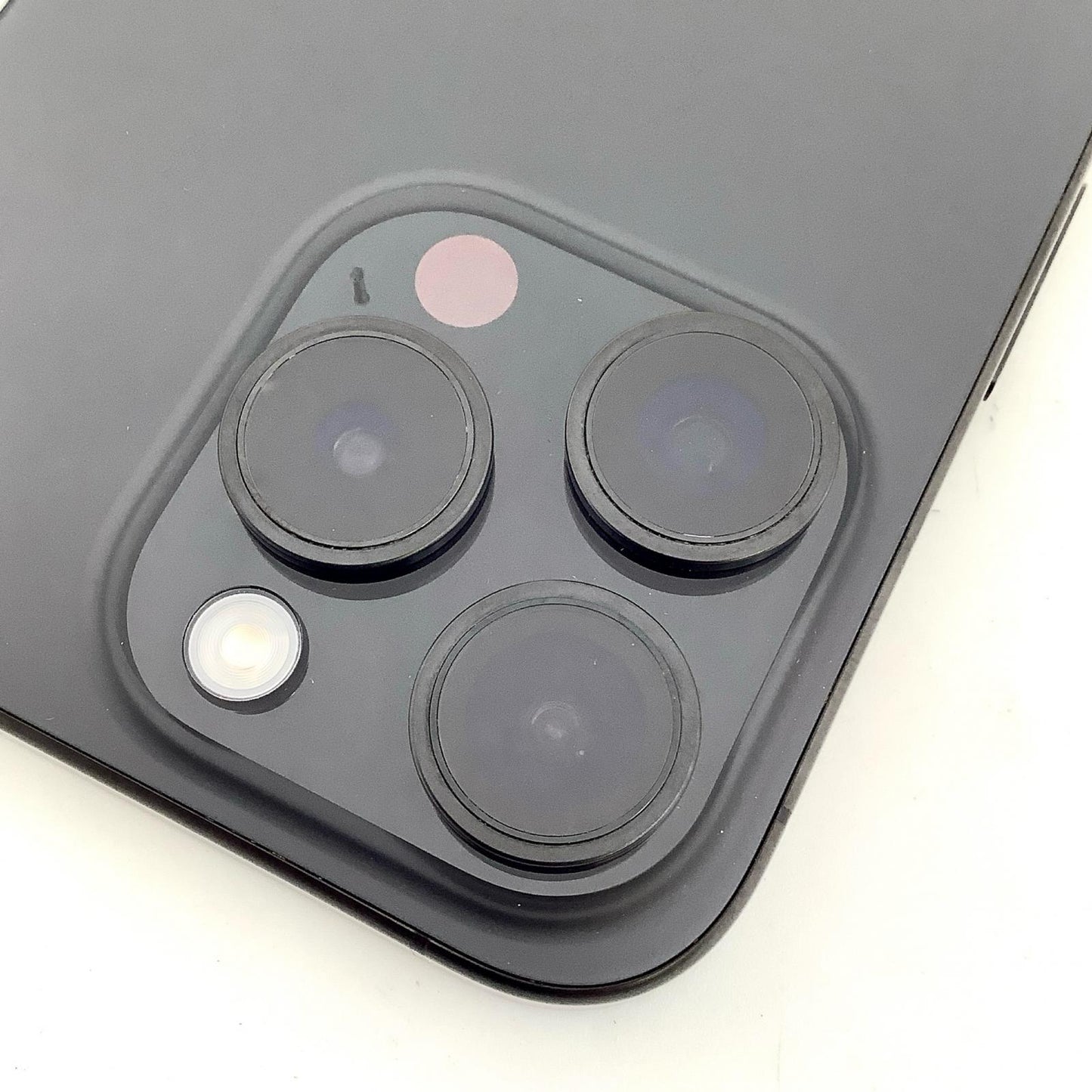 【全額返金保証】【最速発送】Apple iPhone iPhone 15 Pro 256GB ブラックチタニウム au 動作確認済 87%