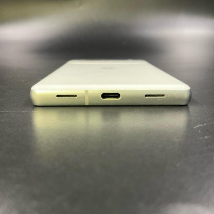 【全額返金保証】【最速発送】Google Pixel 7a 128GB スノー docomo SIMフリー G82U8 動作確認済
